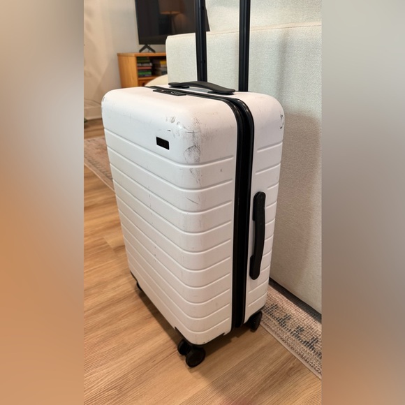 AWAY The Bigger Carry On Suitcase - Picture 8 of 14